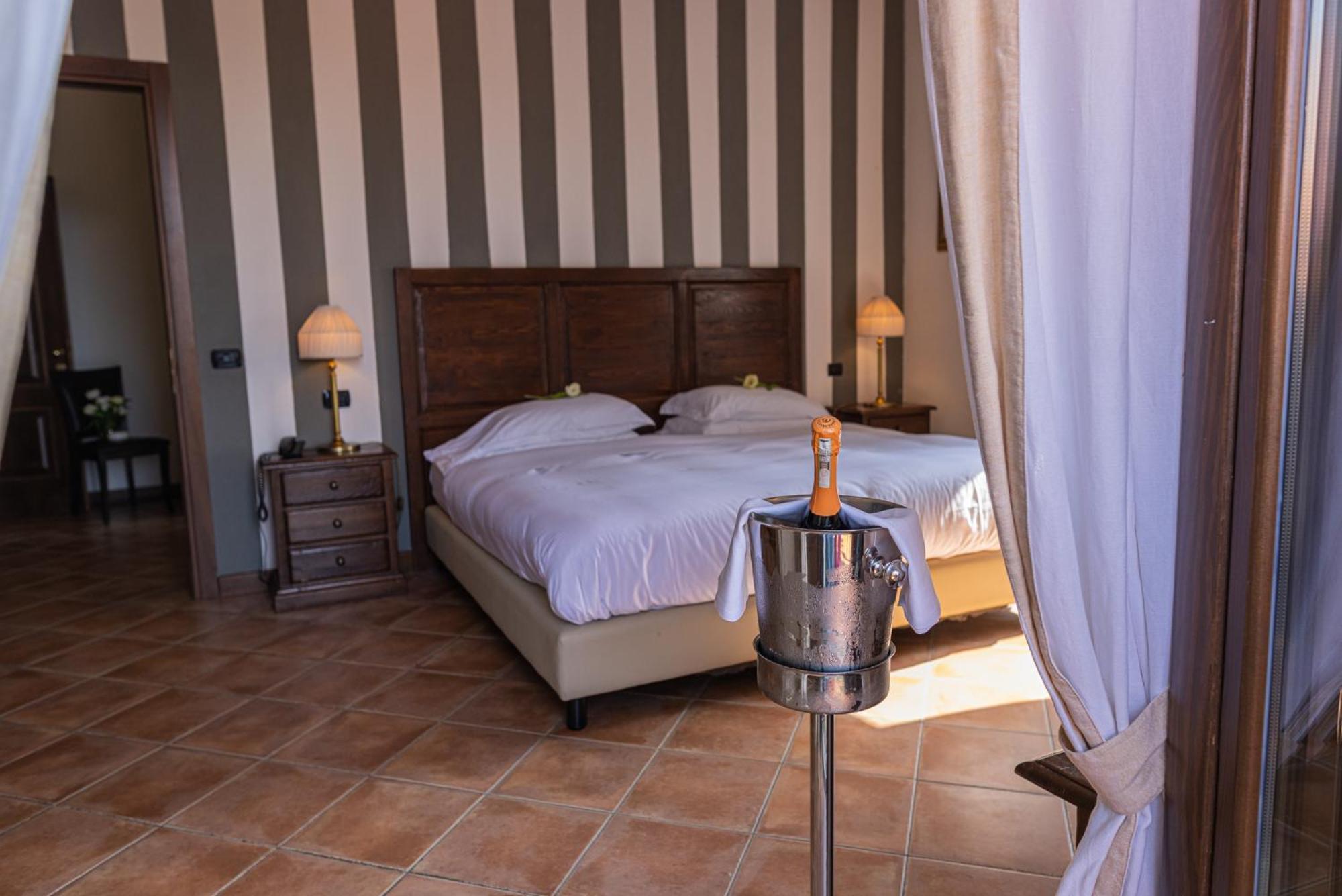 Al Castello Resort Sillavengo المظهر الخارجي الصورة